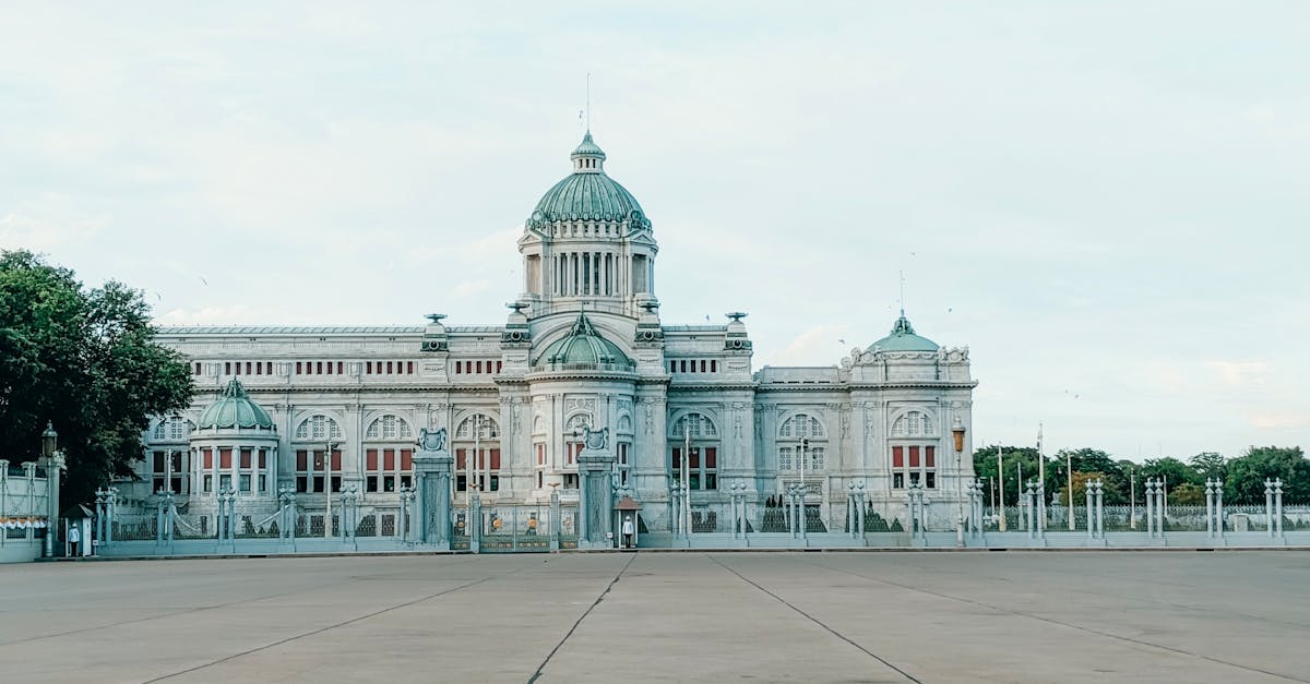 示意圖-泰國全國悲慟！詩麗吉太后辭世 舉國哀悼一年