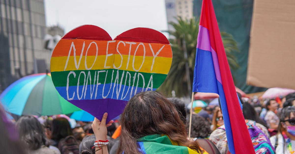 示意圖-中國LGBTQ+交友軟體突遭下架，社群噤聲求生！