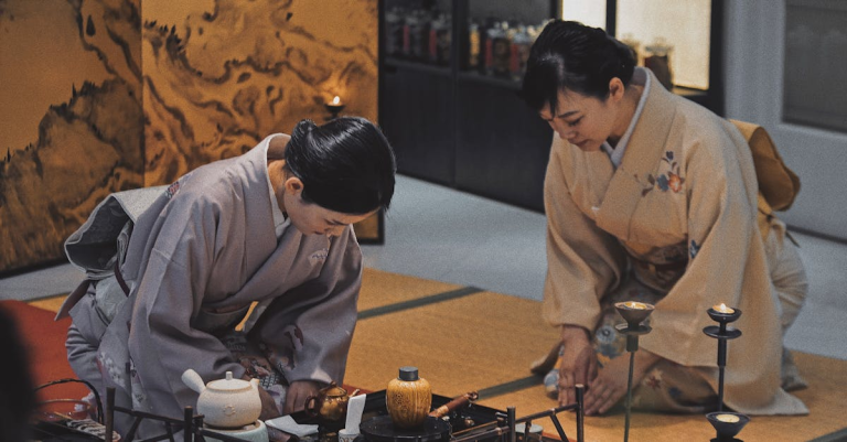 示意圖-日本池坊花道傳承！新年插花儀式驚豔京都，百歲長者與10歲學童共襄盛舉！