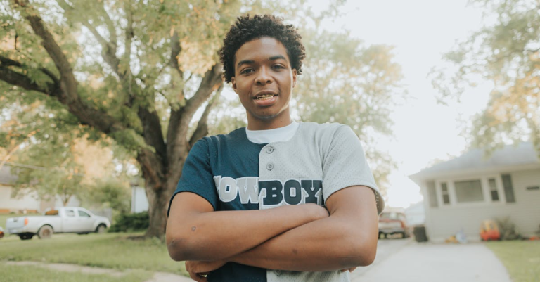 示意圖-大谷翔平42號紀念球衣 拍出天價33萬美元！