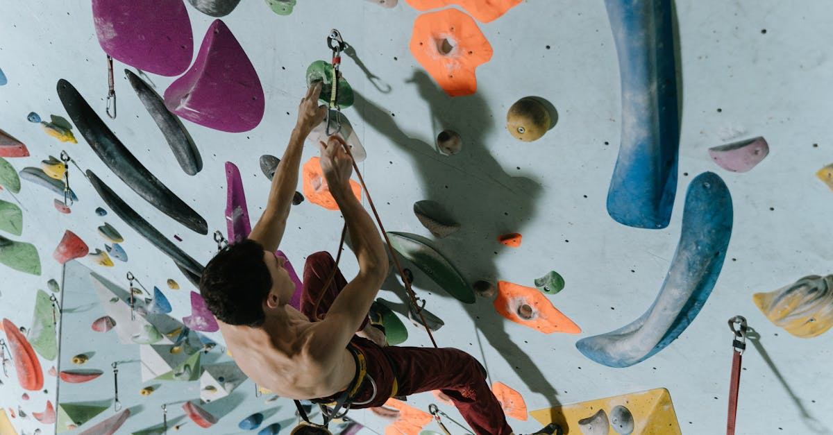 示意圖-「赤手登峰」挑戰101！風險與榮耀交織的極限直播