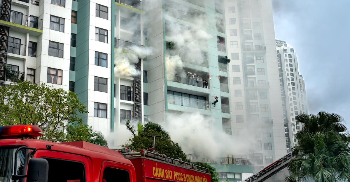 示意圖-香港宏福苑巨火！75死悲劇，工程黑幕釀禍？