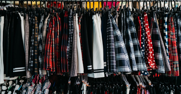 示意圖-中國青年「降級消費」潮，經濟困境下的新生活模式！