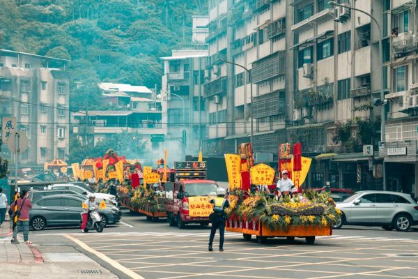 示意圖-台北車站驚魂！隨機攻擊釀四死九傷，27歲男捷運站外持刀亂擲煙霧彈