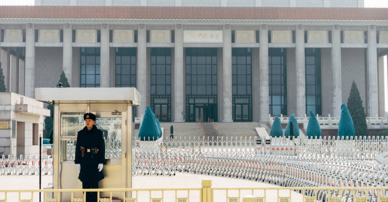 示意圖-中國大閱兵震懾全球，美中貿易戰再添變數！