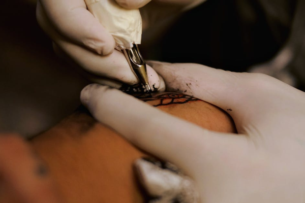 示意圖-韓國紋身終獲正名！非法執業33載迎來社會認可